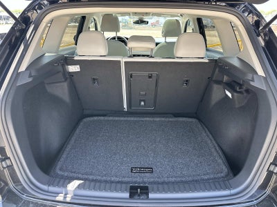 2025 Volkswagen Taos SE 4MOTION