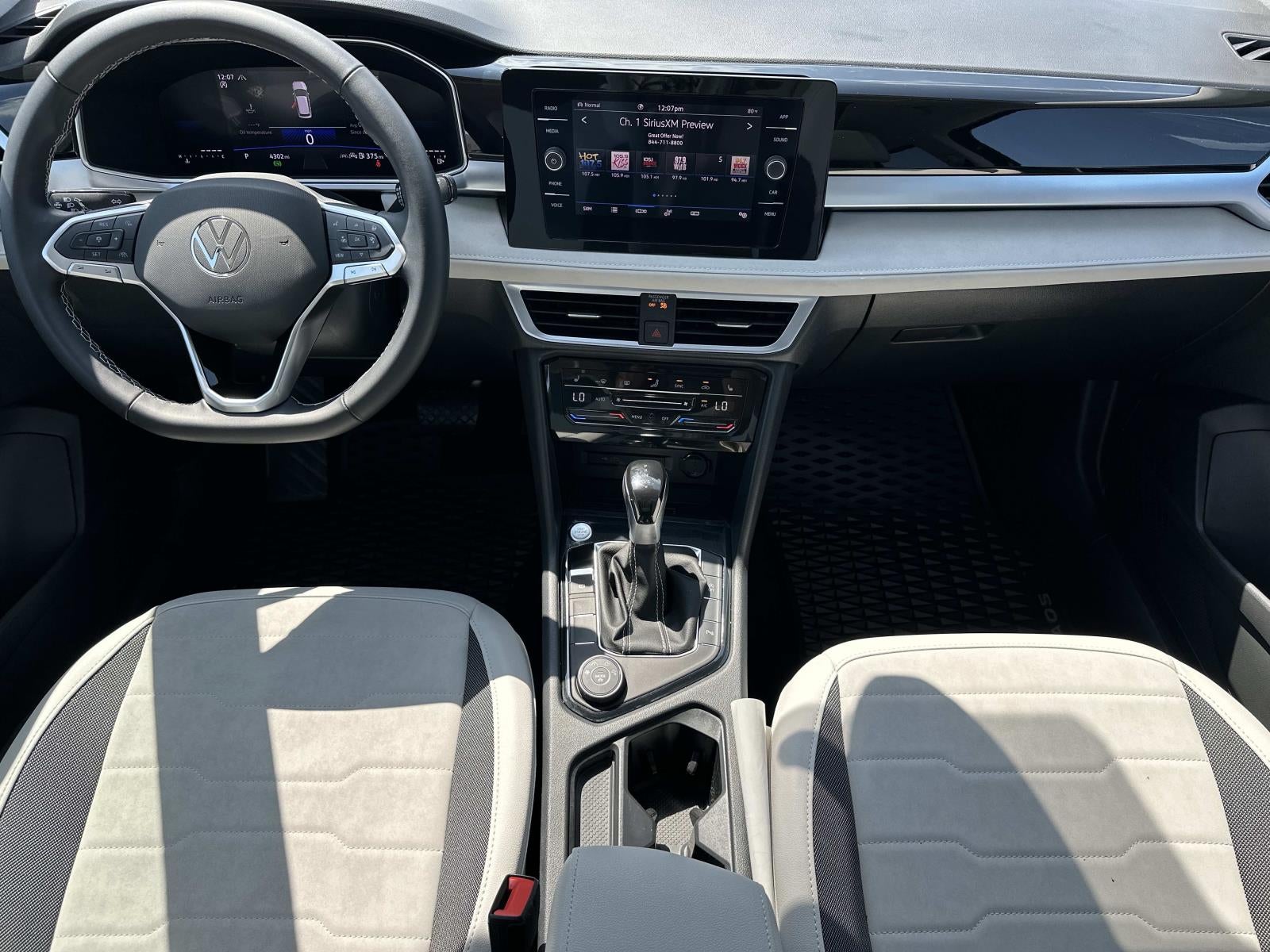 2025 Volkswagen Taos SE 4MOTION