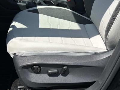 2025 Volkswagen Taos SE 4MOTION