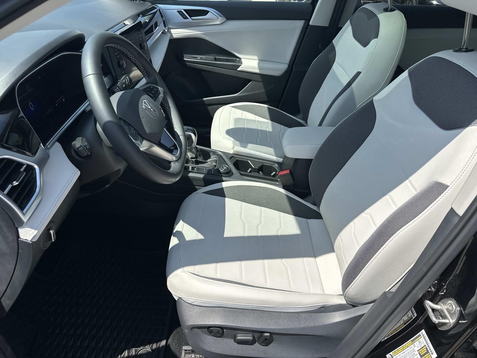 2025 Volkswagen Taos SE 4MOTION