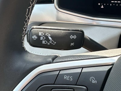 2025 Volkswagen Taos SE 4MOTION