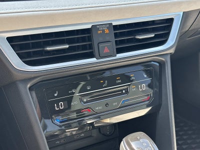 2025 Volkswagen Taos SE 4MOTION