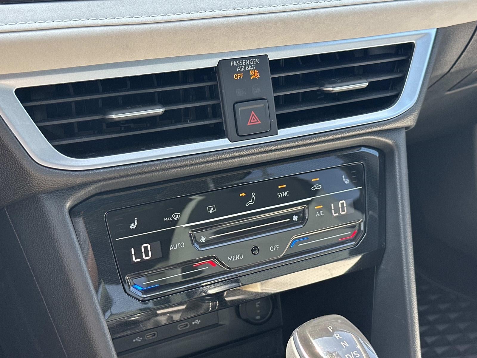 2025 Volkswagen Taos SE 4MOTION