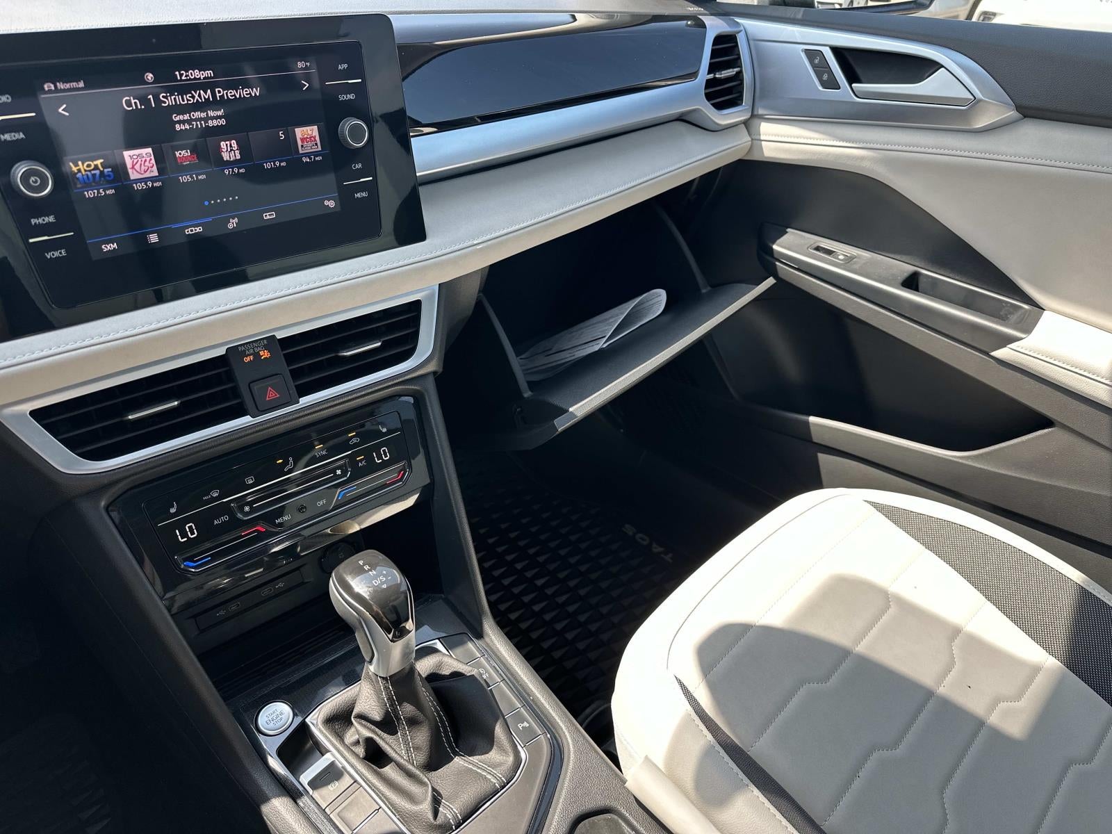 2025 Volkswagen Taos SE 4MOTION