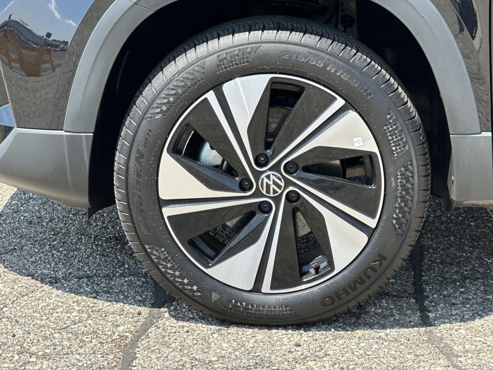 2025 Volkswagen Taos SE 4MOTION