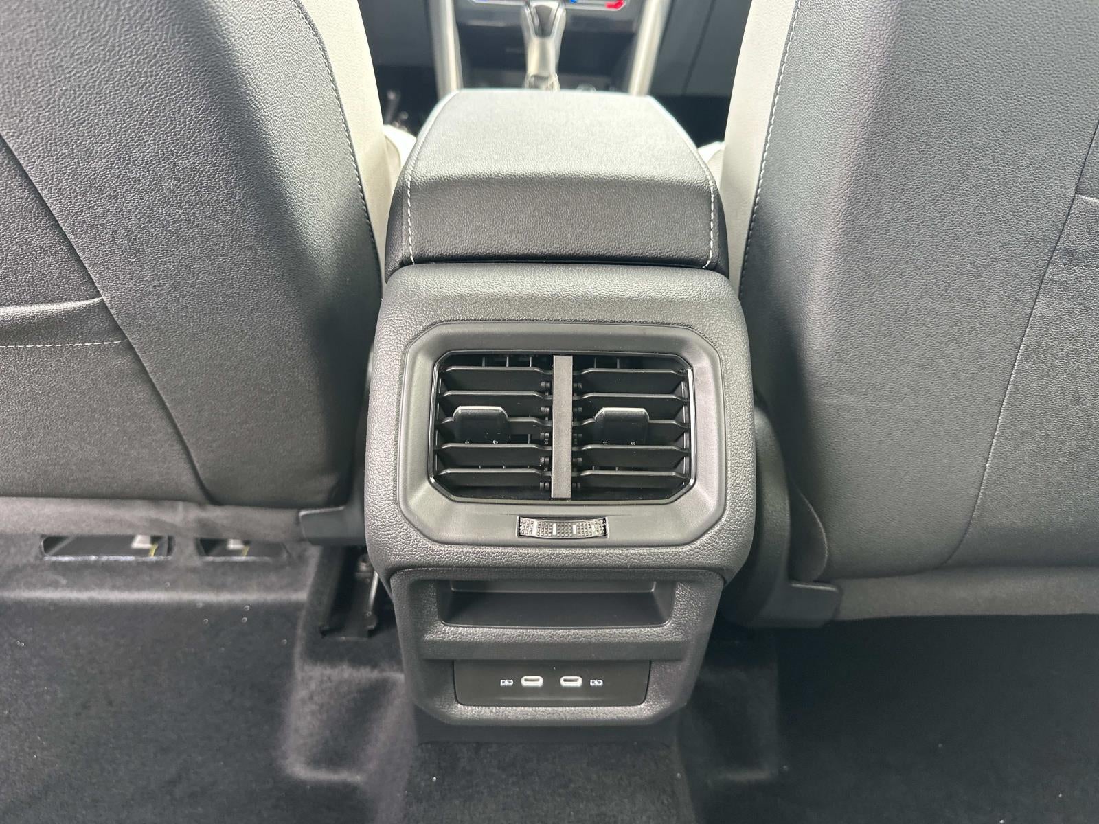 2026 Volkswagen Taos SE 4MOTION