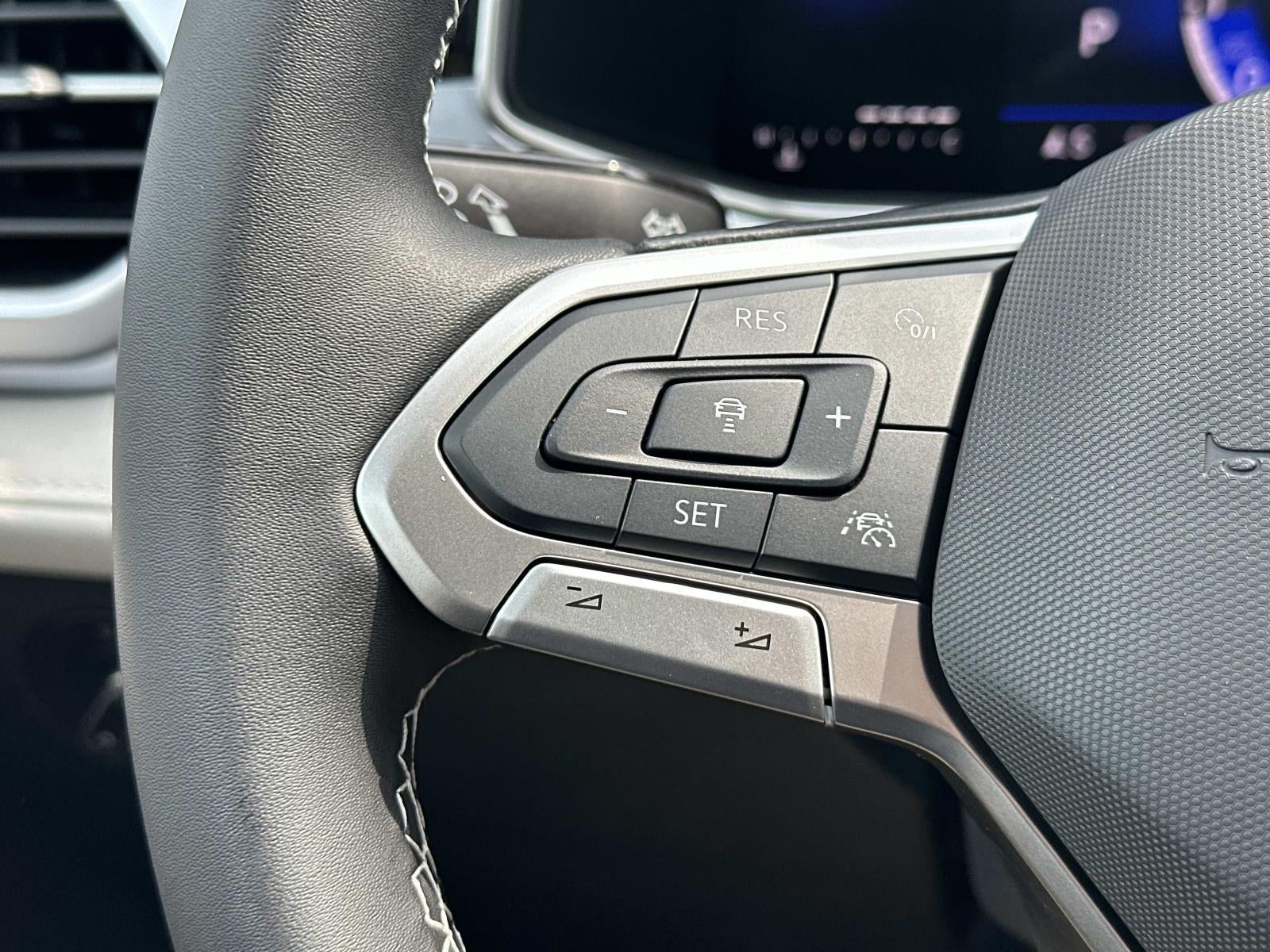 2026 Volkswagen Taos SE 4MOTION