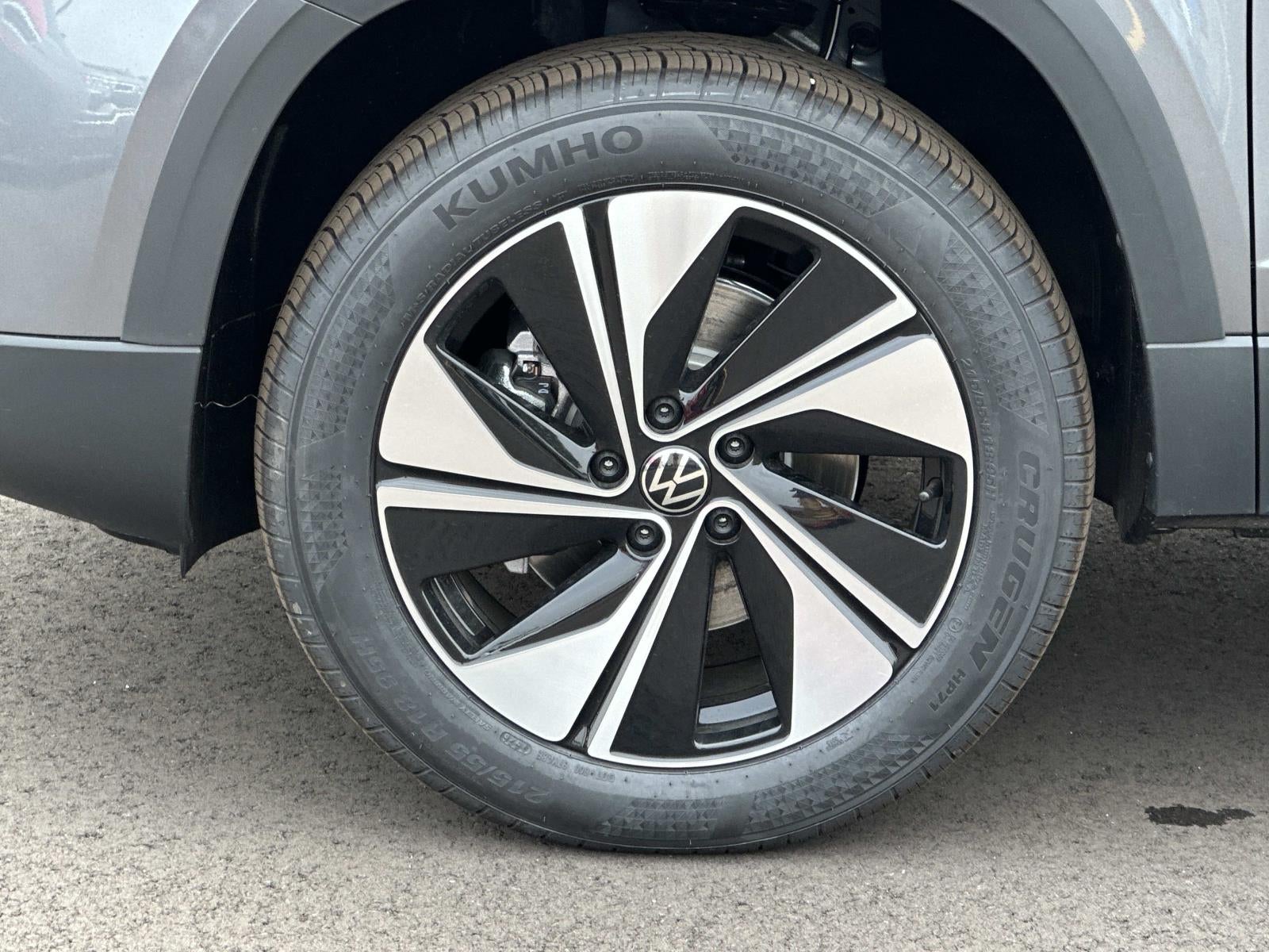 2026 Volkswagen Taos SE 4MOTION