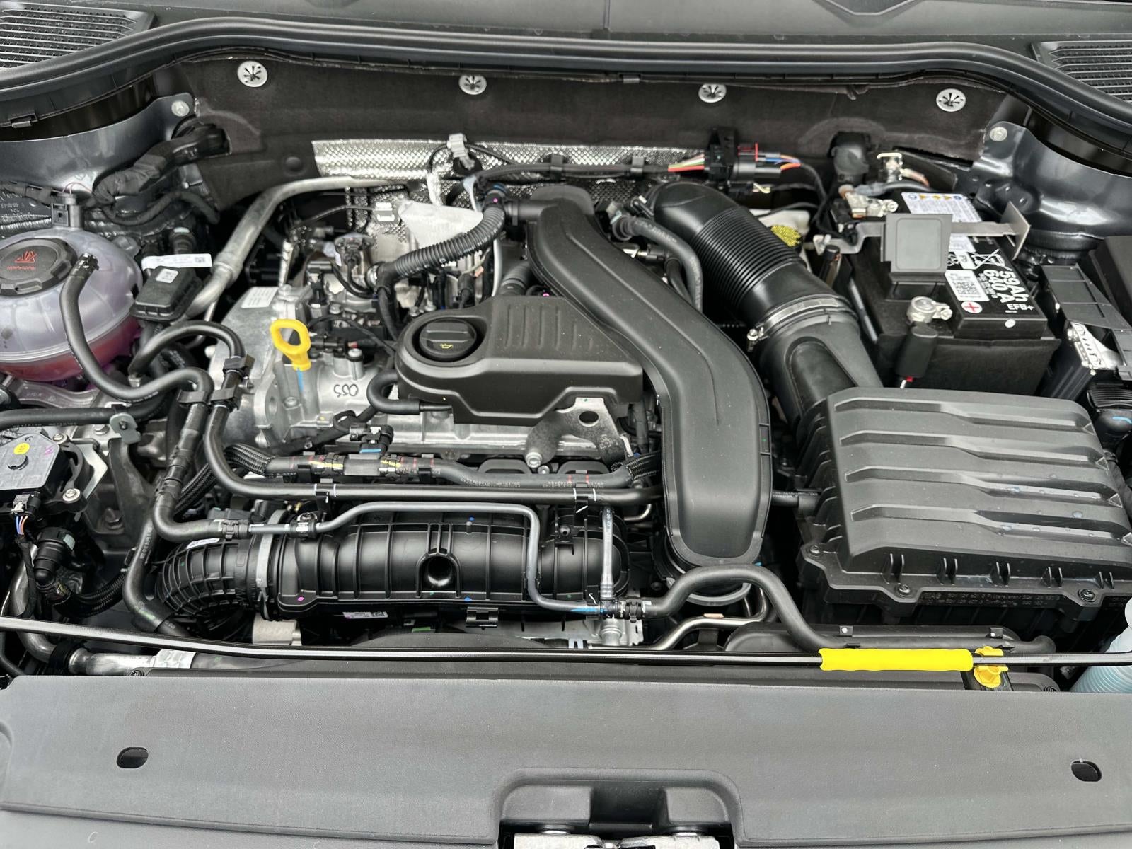 2026 Volkswagen Taos SE 4MOTION