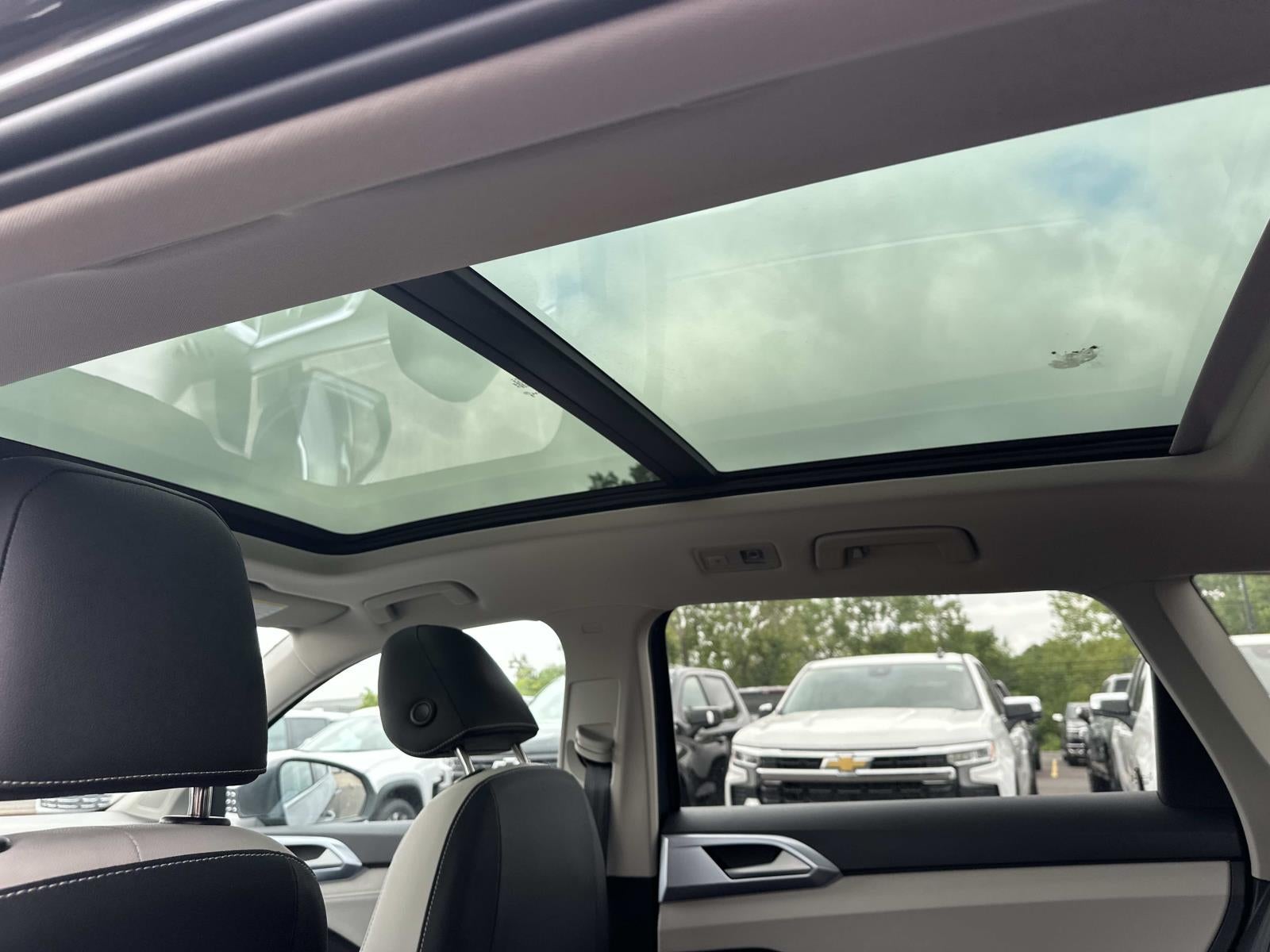 2026 Volkswagen Taos SE 4MOTION