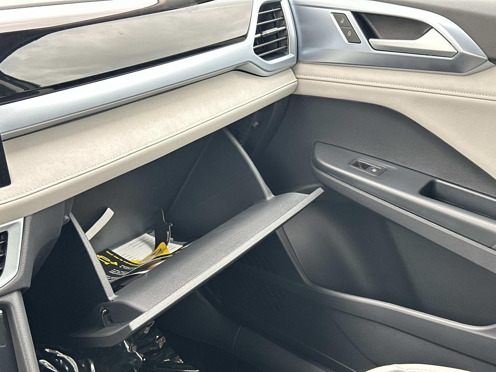 2026 Volkswagen Taos SE 4MOTION