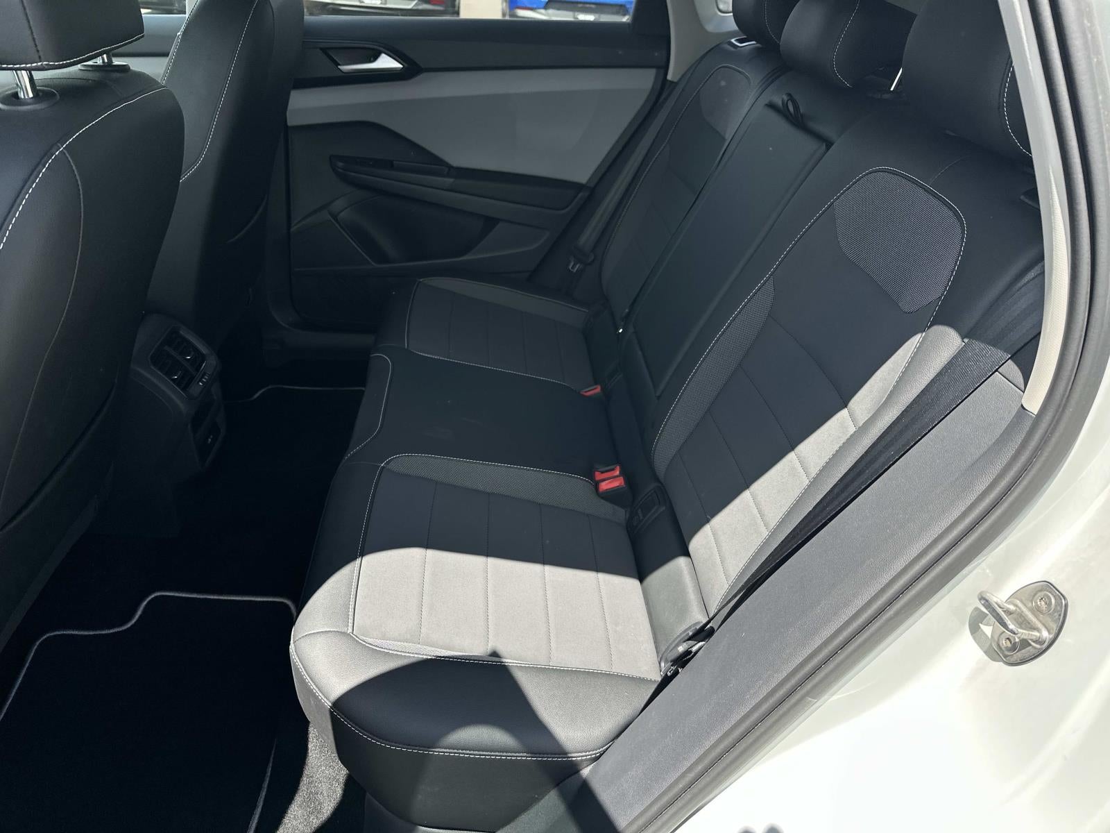 2023 Volkswagen Taos SE 4MOTION *Ltd Avail*