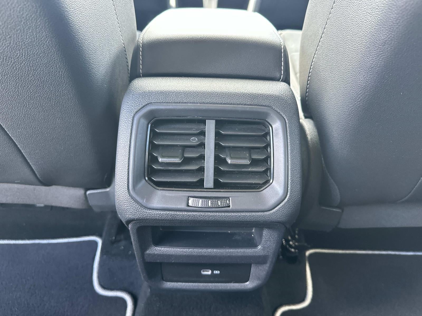 2023 Volkswagen Taos SE 4MOTION *Ltd Avail*