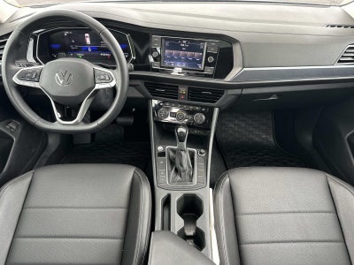2023 Volkswagen Jetta SE Auto