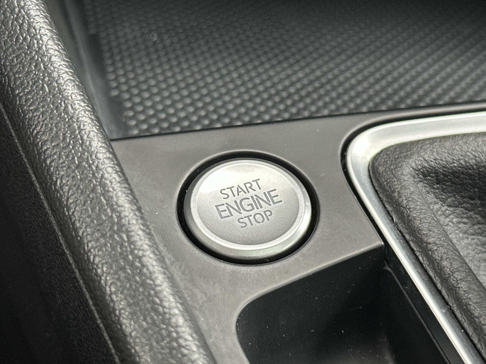 2023 Volkswagen Jetta SE Auto