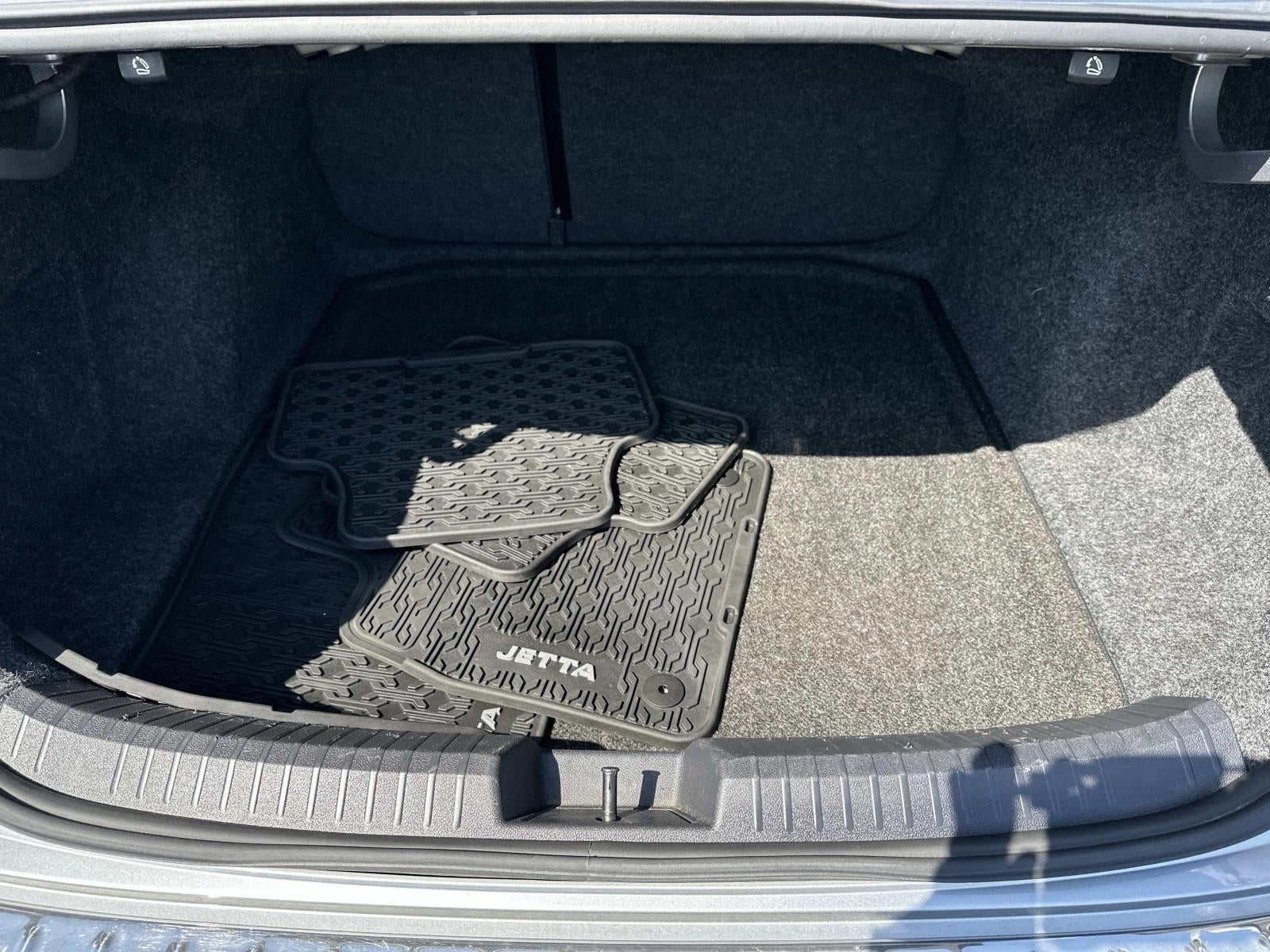 2023 Volkswagen Jetta SE Auto