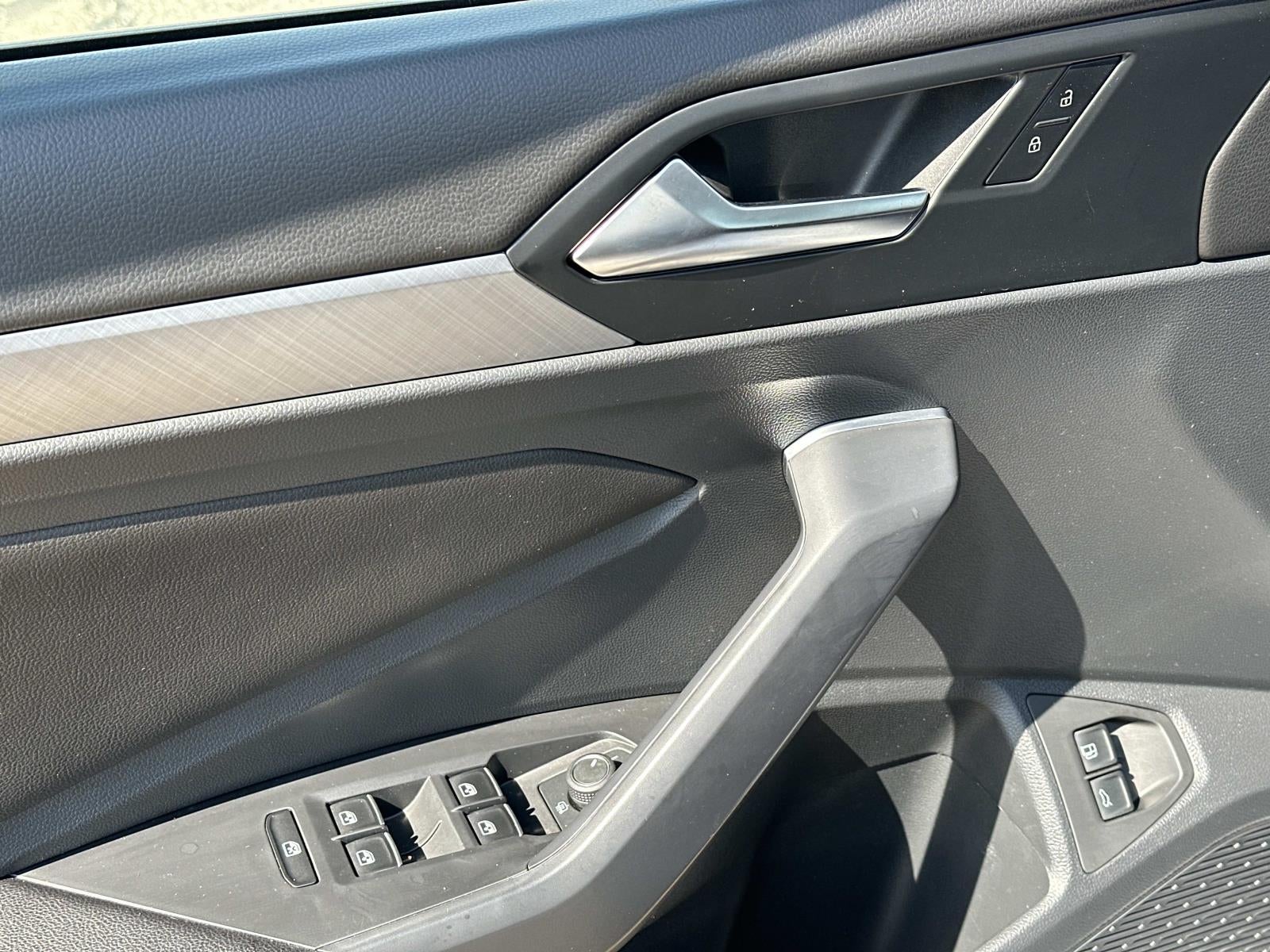 2023 Volkswagen Jetta SE Auto