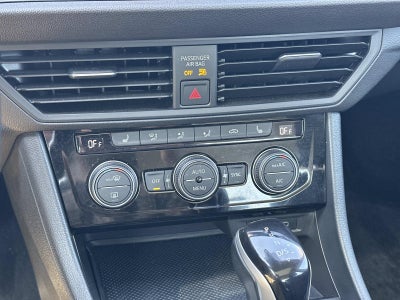 2023 Volkswagen Jetta SE Auto