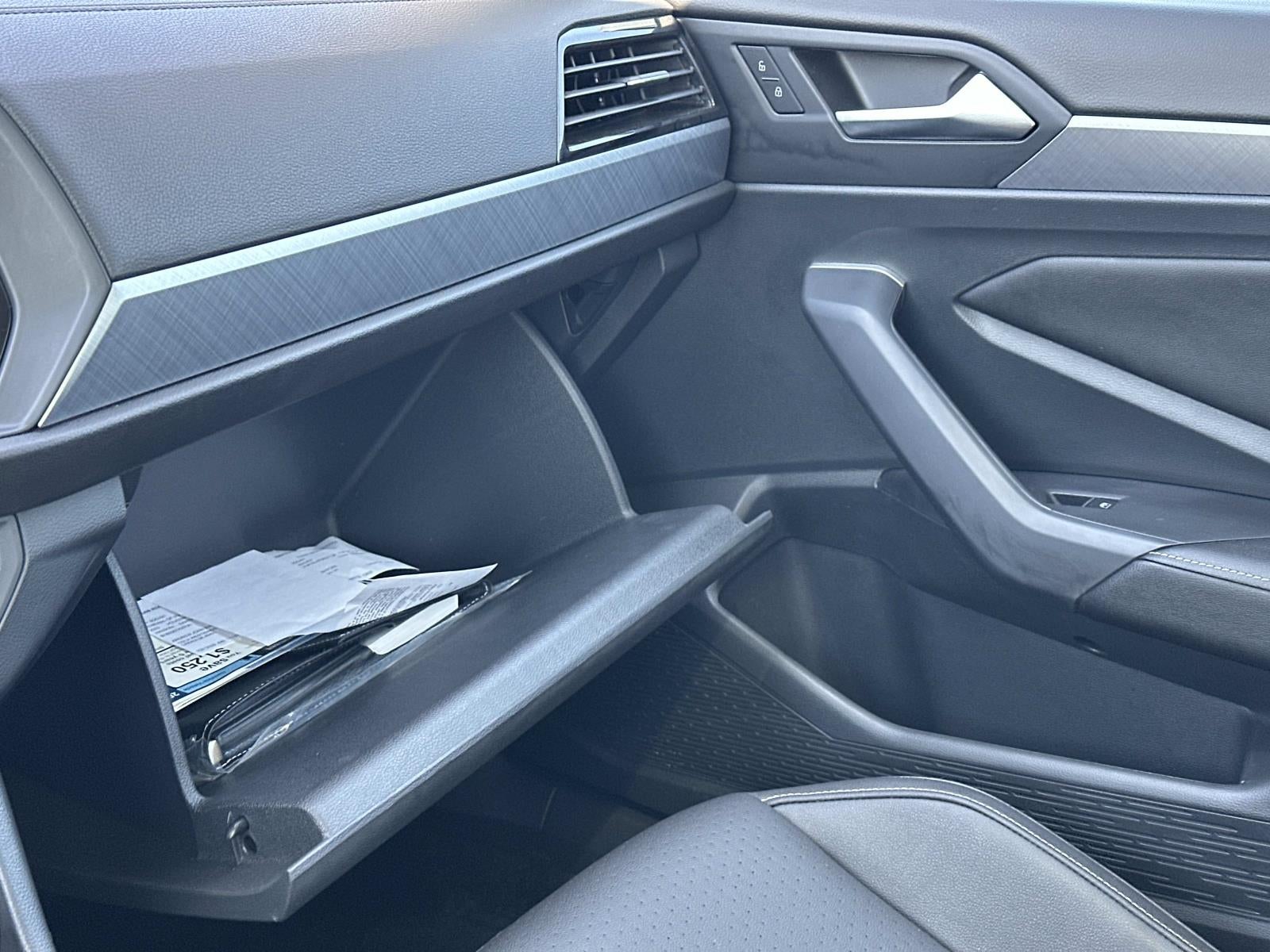 2023 Volkswagen Jetta SE Auto