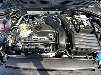 2025 Volkswagen Jetta SE Auto