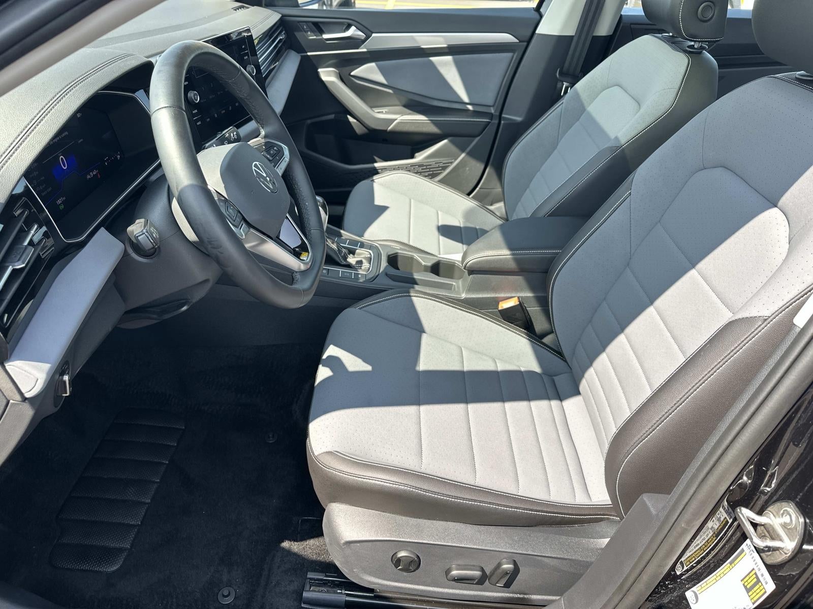 2025 Volkswagen Jetta SE Auto