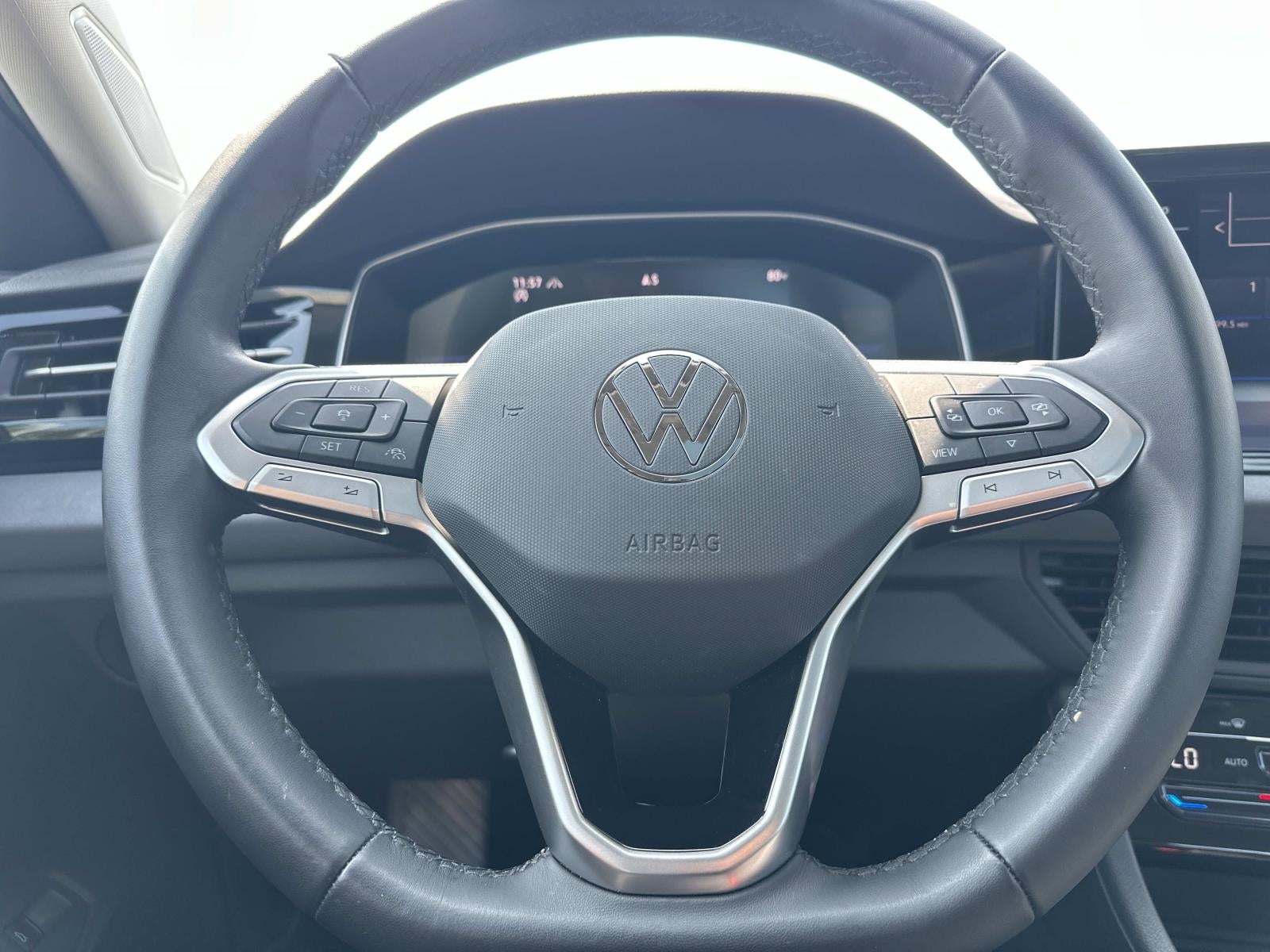 2025 Volkswagen Jetta SE Auto