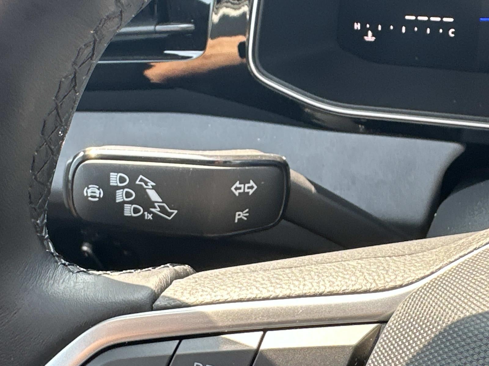 2025 Volkswagen Jetta SE Auto
