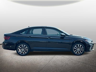 2025 Volkswagen Jetta SE Auto