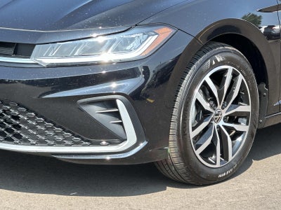2025 Volkswagen Jetta SE Auto