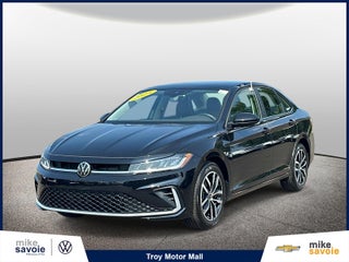 2025 Volkswagen Jetta SE Auto