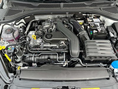 2025 Volkswagen Jetta SE Auto