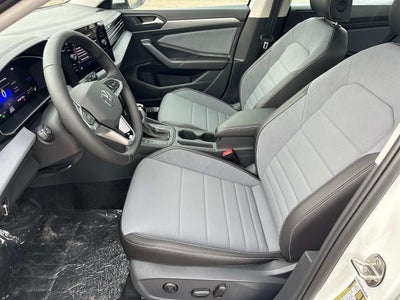 2025 Volkswagen Jetta SE Auto