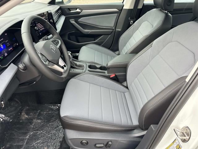 2025 Volkswagen Jetta SE Auto