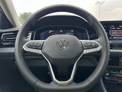 2025 Volkswagen Jetta SE Auto