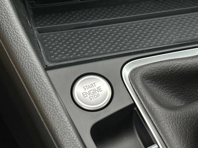 2025 Volkswagen Jetta SE Auto