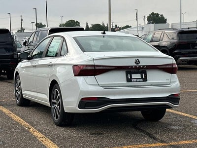 2025 Volkswagen Jetta SE Auto