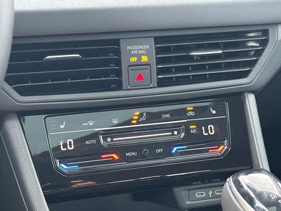 2025 Volkswagen Jetta SE Auto