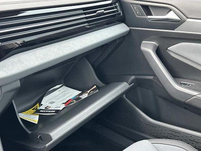 2025 Volkswagen Jetta SE Auto