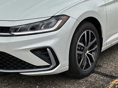 2025 Volkswagen Jetta SE Auto