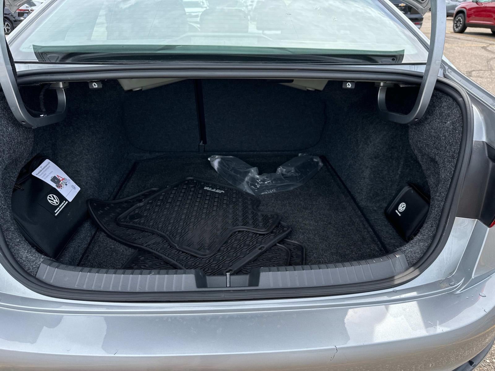 2022 Volkswagen Jetta SEL Auto