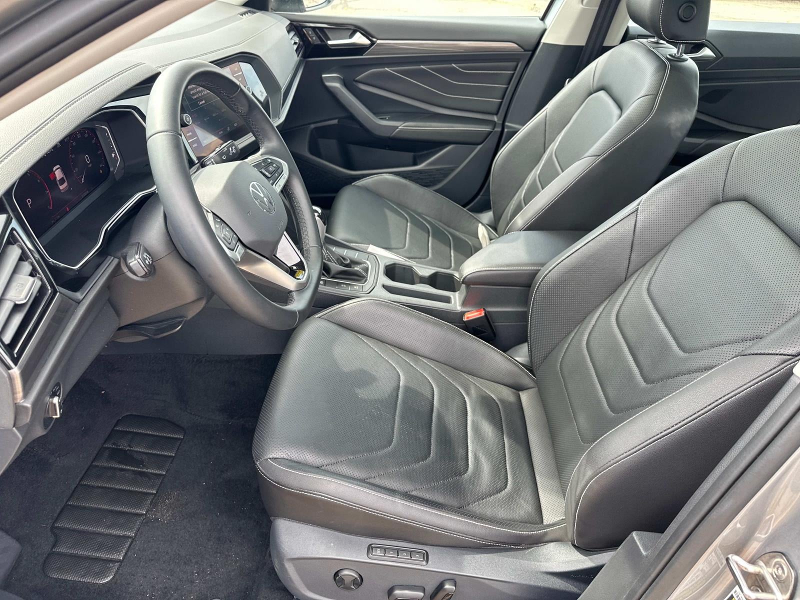 2022 Volkswagen Jetta SEL Auto