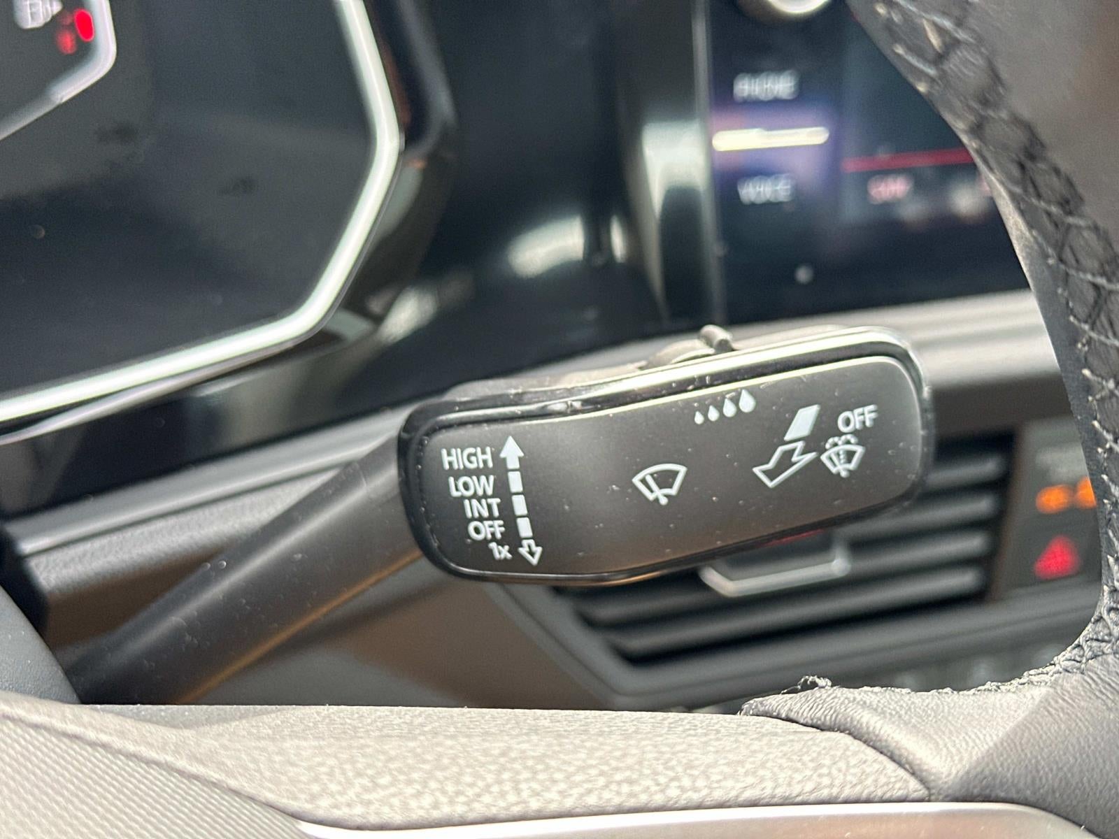 2022 Volkswagen Jetta SEL Auto