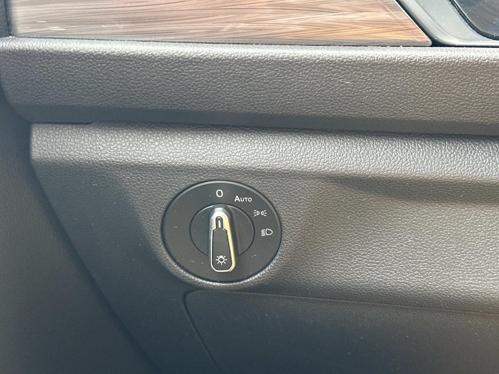 2022 Volkswagen Jetta SEL Auto