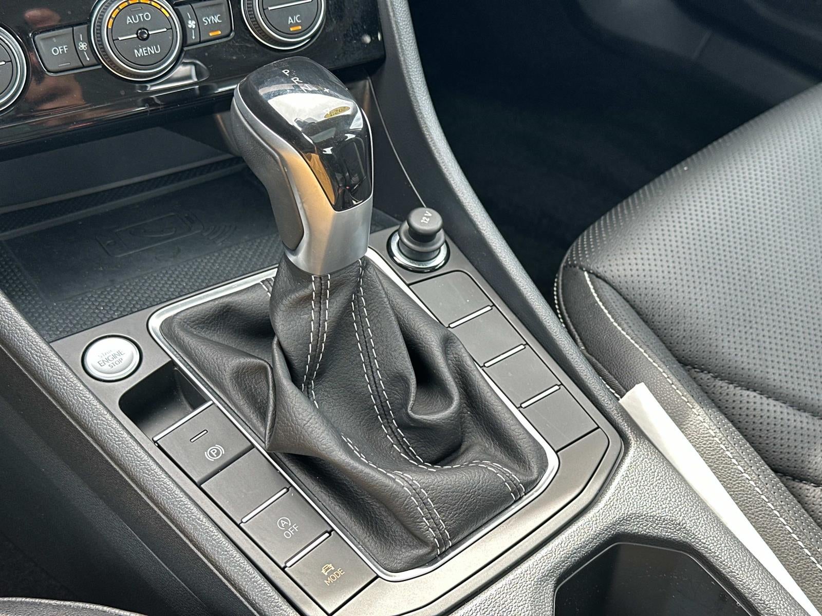 2022 Volkswagen Jetta SEL Auto