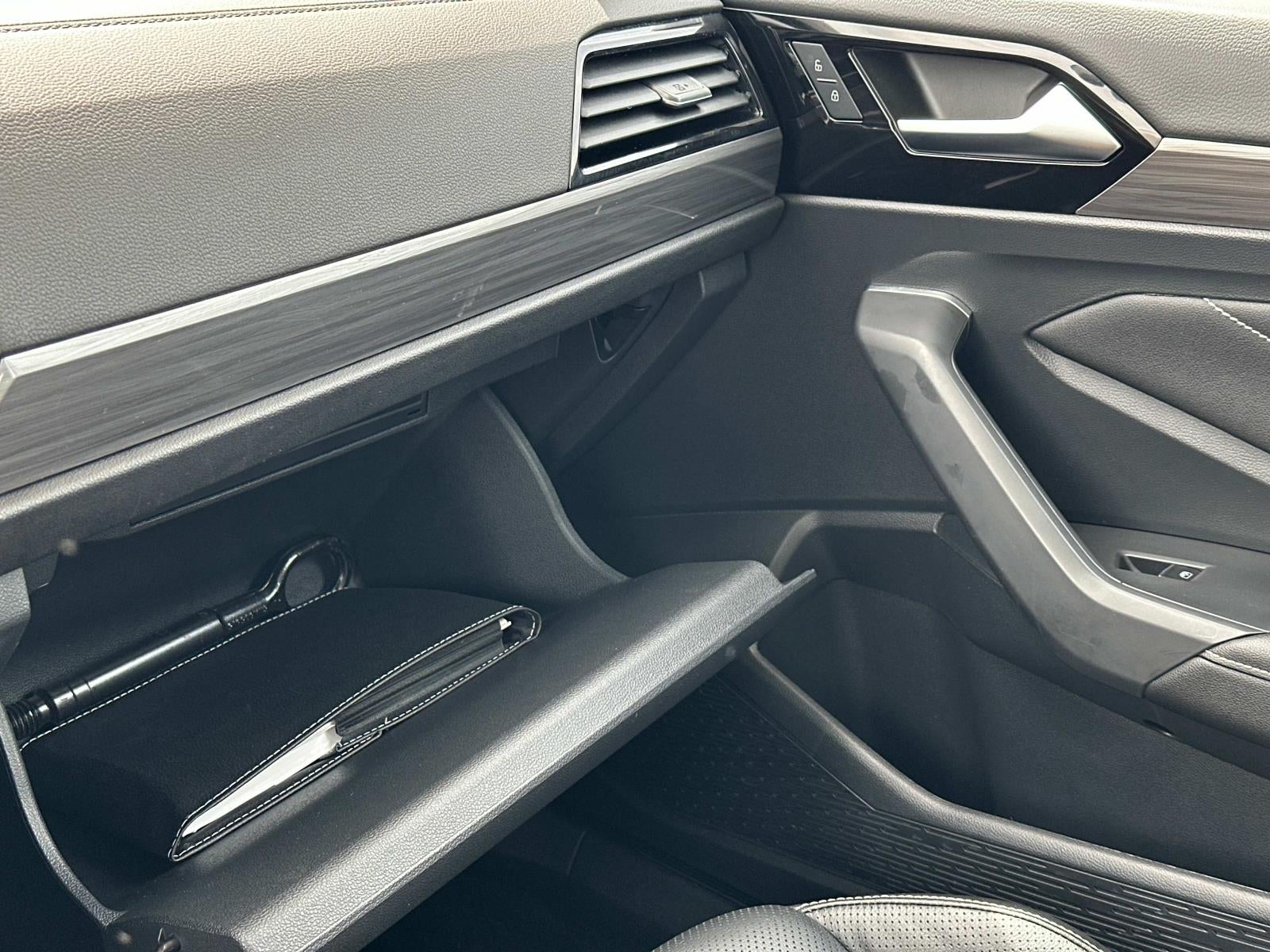 2022 Volkswagen Jetta SEL Auto