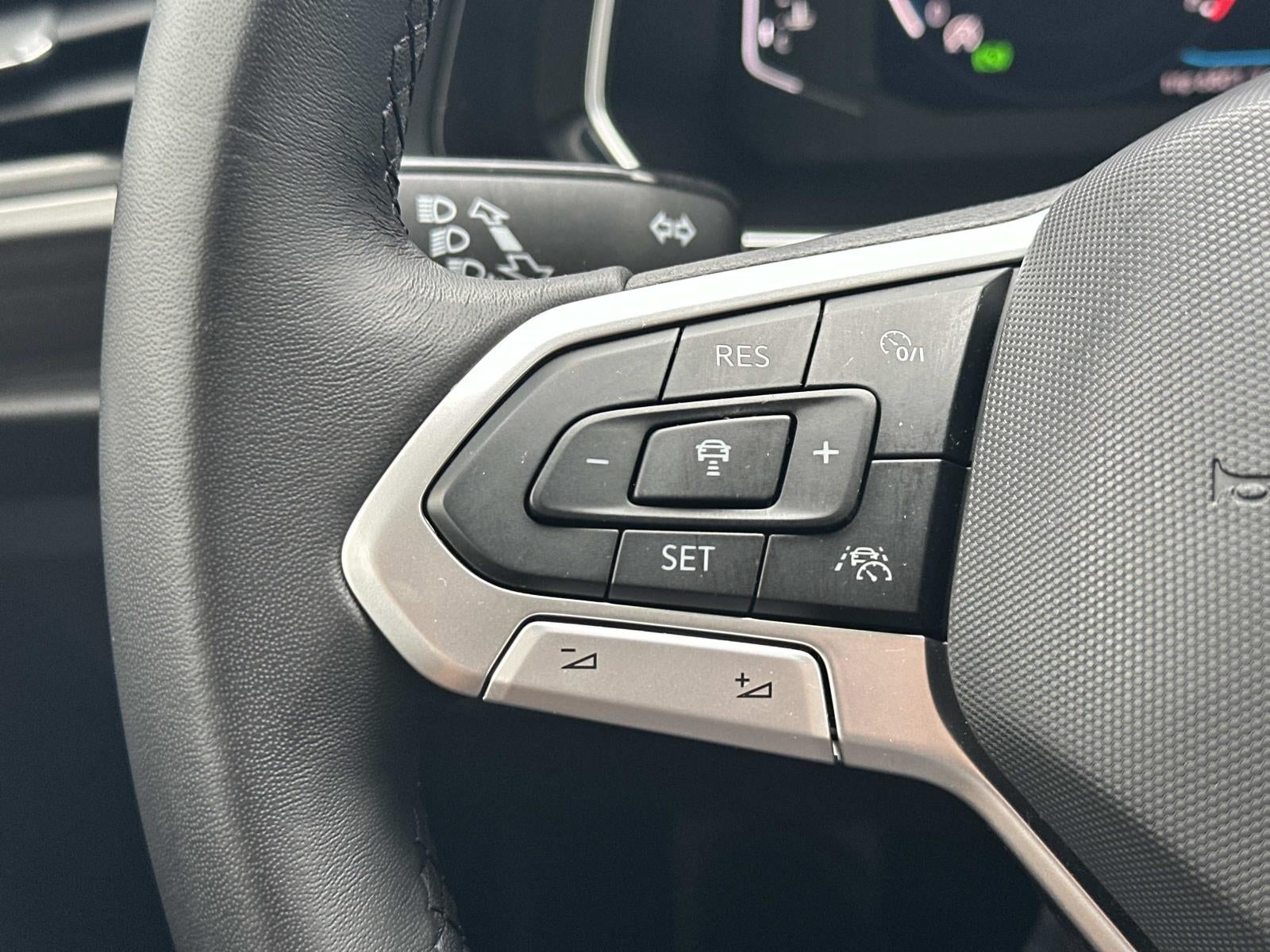 2024 Volkswagen Jetta SEL Auto