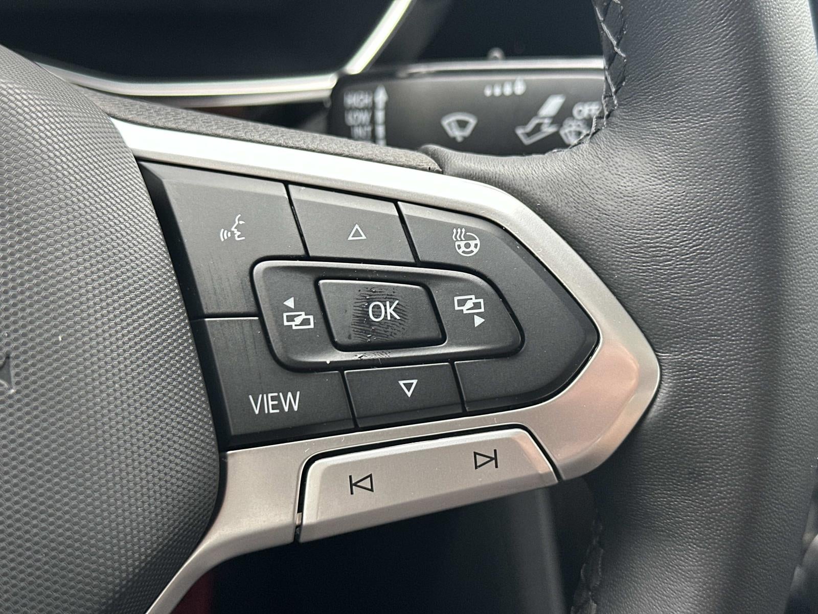 2024 Volkswagen Jetta SEL Auto