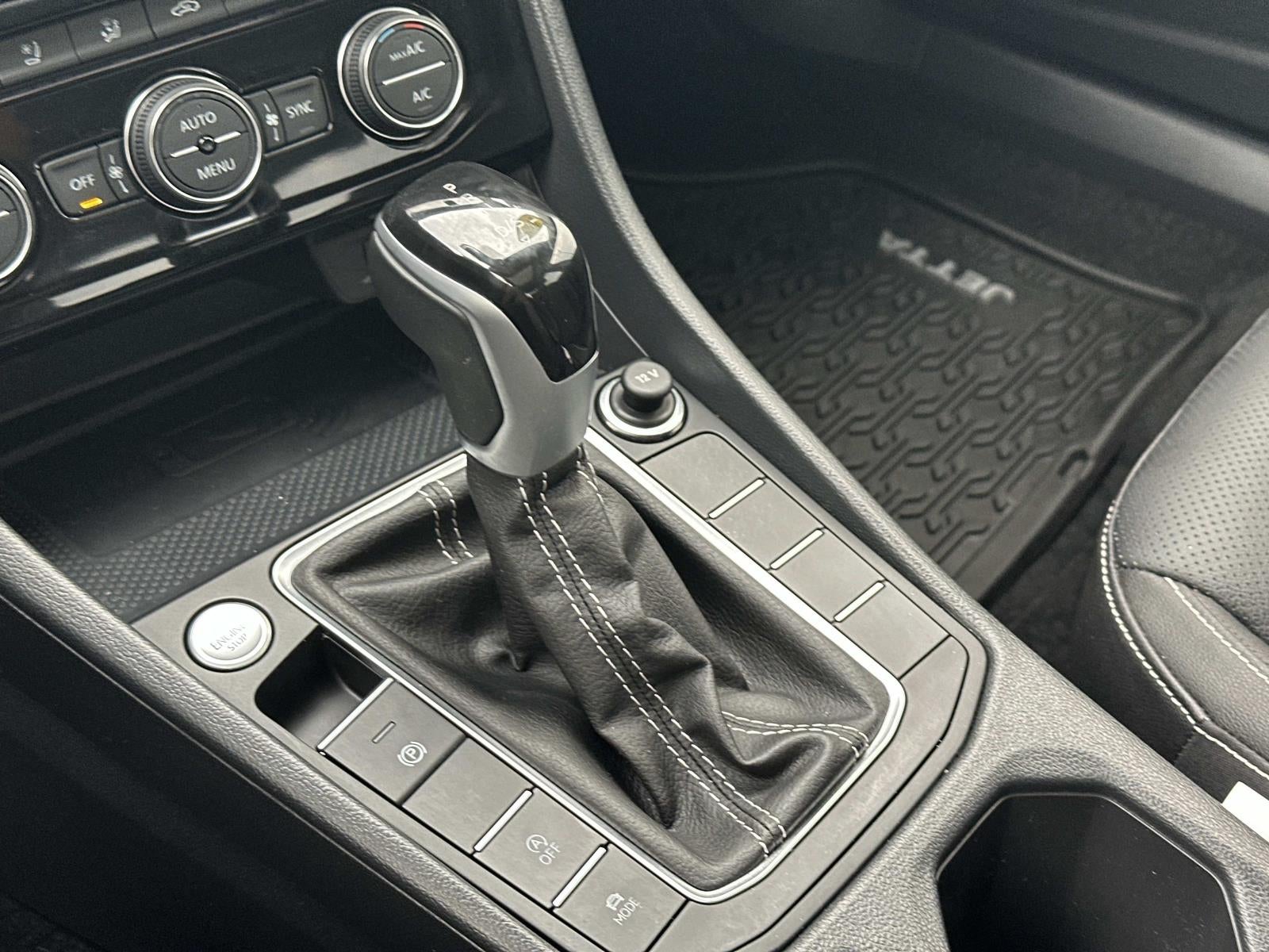 2024 Volkswagen Jetta SEL Auto