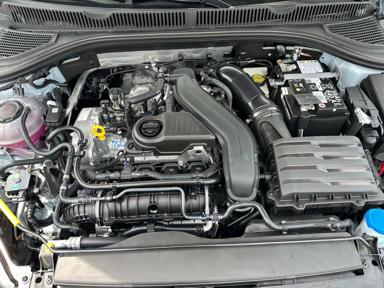 2025 Volkswagen Jetta SEL Auto