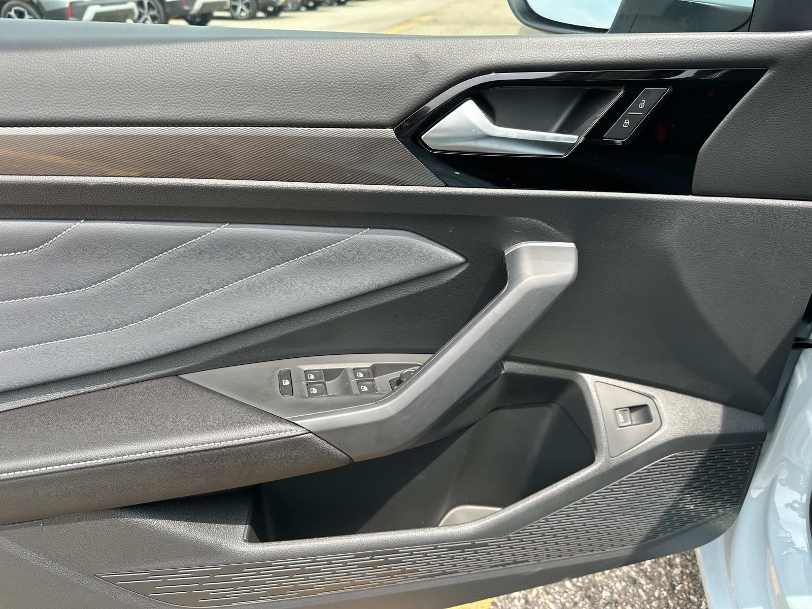 2025 Volkswagen Jetta SEL Auto